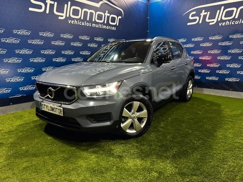 Gris / plata Usado 2020 Volvo XC40 Momentum SUV | 25.490 € (Precio justo) - Imagen 1/4