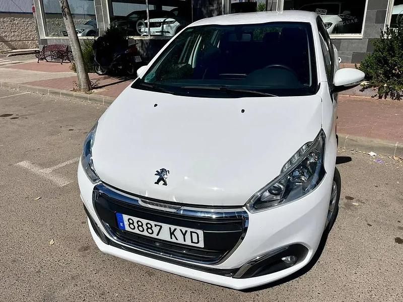 Usado Peugeot 208 Active 100 CV (73 kW) 2019 Blanco Utilitario
