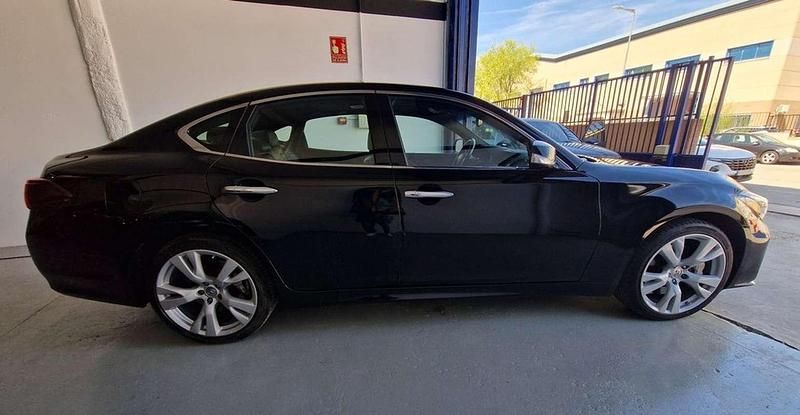 Usado Infiniti Q70 Premium 170 CV (125 kW) 2016 Negro Berlina