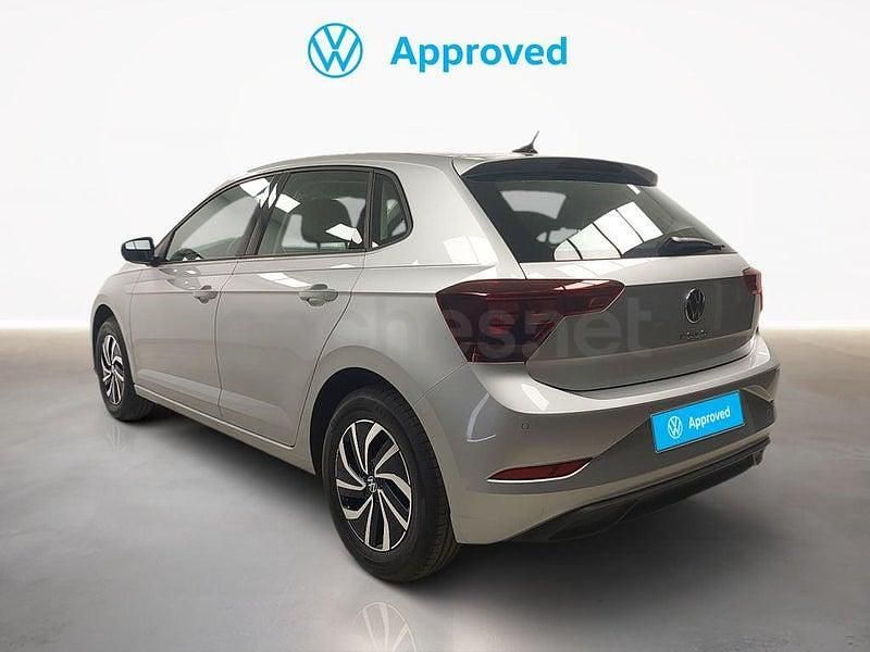 Usado VW Polo Life 95 CV (69 kW) 2024 Gris plata Berlina