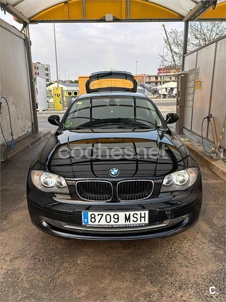 Negro Usado 2011 BMW 116 Utilitario | 7500 € (Precio justo) - Imagen 1/4