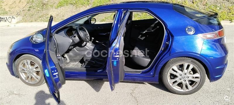 Usado Honda Civic Executive 140 CV (102 kW) 2010 Azul Berlina