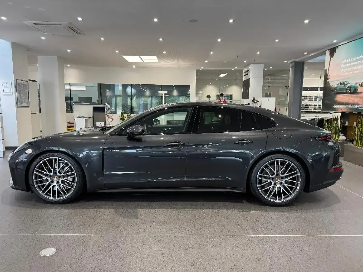 Nuevo Porsche Panamera 4 E-Hybrid 470 CV (345 kW) 2026 Gris/plata Utilitario