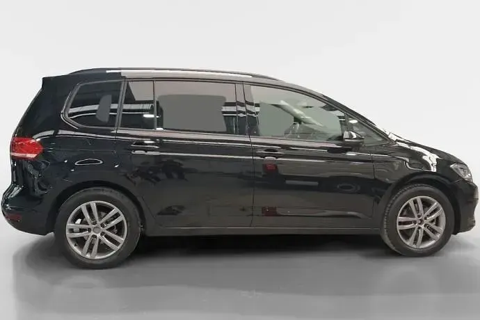 Usado VW Touran Life 150 CV (110 kW) 2025 Monovolumen
