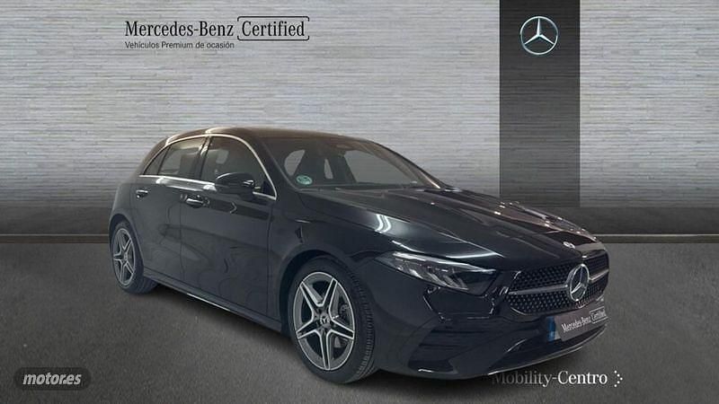 Usado Mercedes A180 116 CV (85 kW) 2024 Negro noche Utilitario