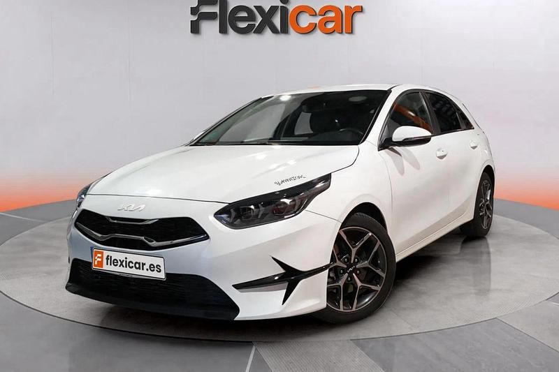 Usado Kia Ceed 160 CV (117 kW) 2023 Blanco Utilitario