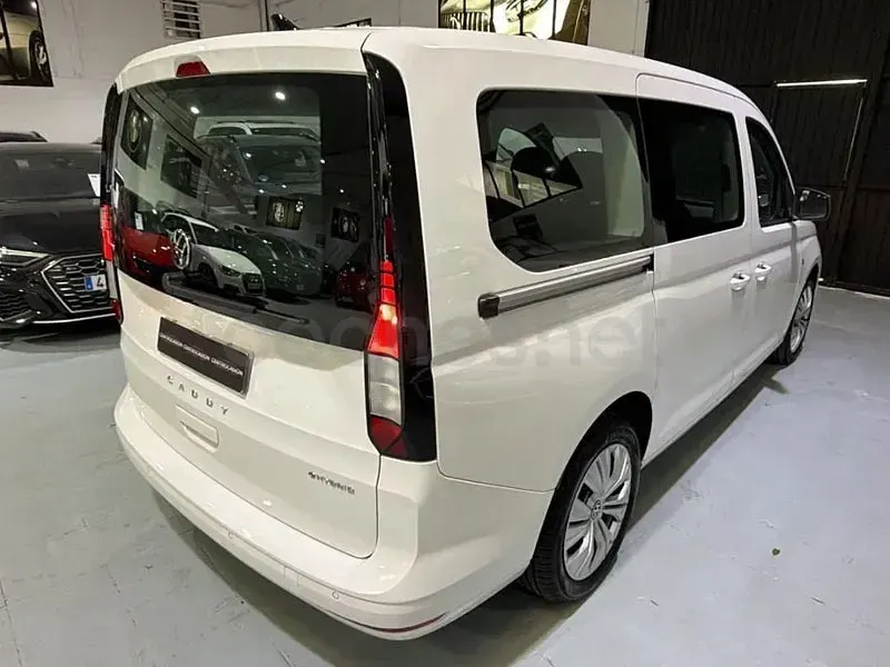Usado VW Caddy Maxi 150 CV (110 kW) 2025 Blanco Monovolumen