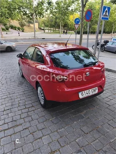 Usado Seat Ibiza SC Reference 80 CV (58 kW) 2009 Rojo Utilitario