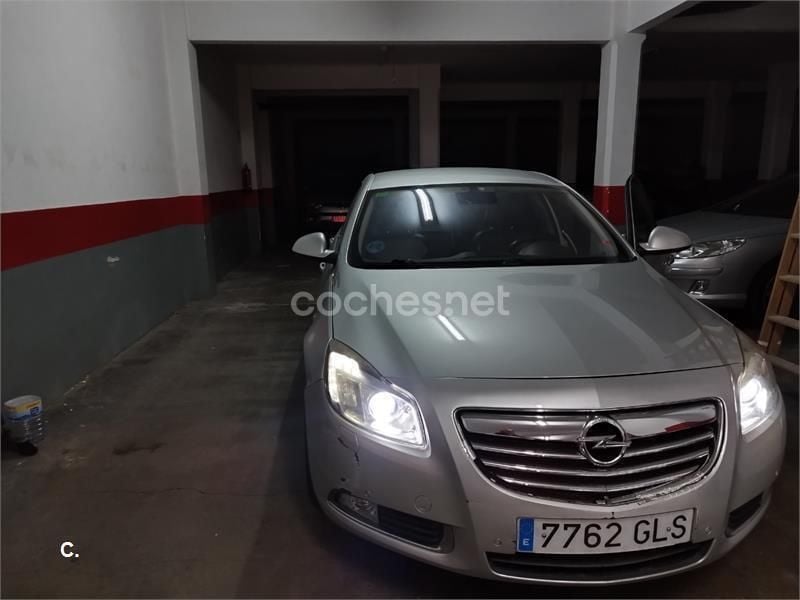 Usado Opel Insignia Cosmo 220 CV (161 kW) 2009 Gris / plata Berlina