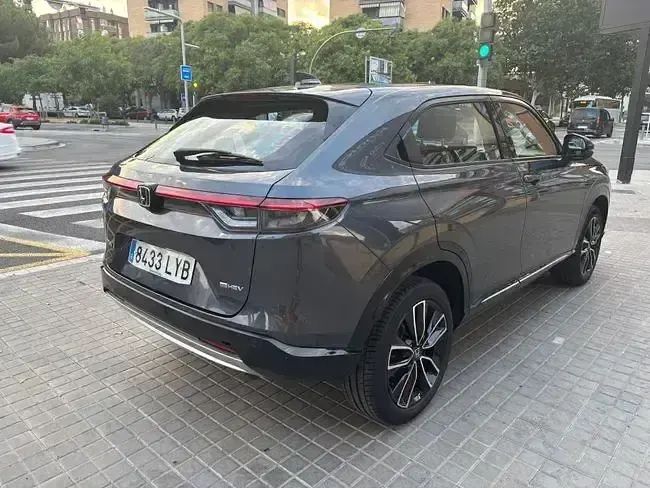 Usado Honda HR-V Advance 131 CV (96 kW) 2022 Gris / plata SUV
