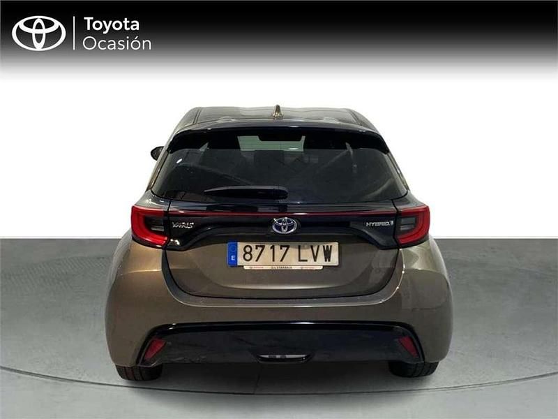 Usado Toyota Yaris Hybrid Style 116 CV (85 kW) 2022 Utilitario