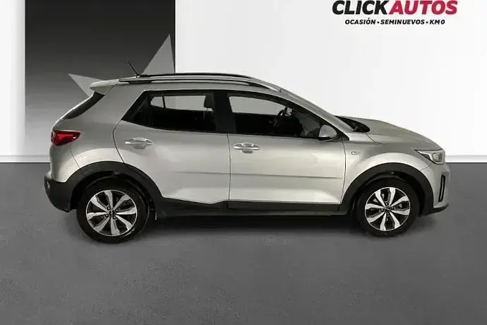 Usado Kia Stonic 84 CV (61 kW) 2024 Negro SUV