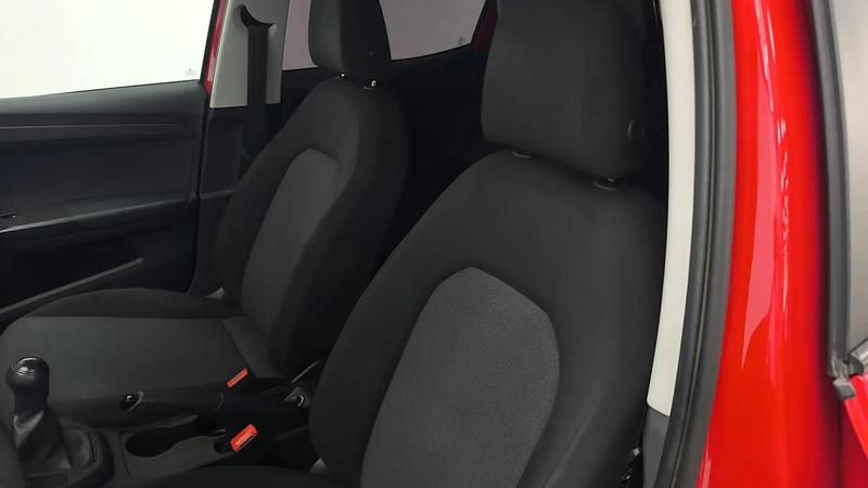 Używany Seat Arona Reference 95 KM (69 kW) 2022 Czerwony SUV