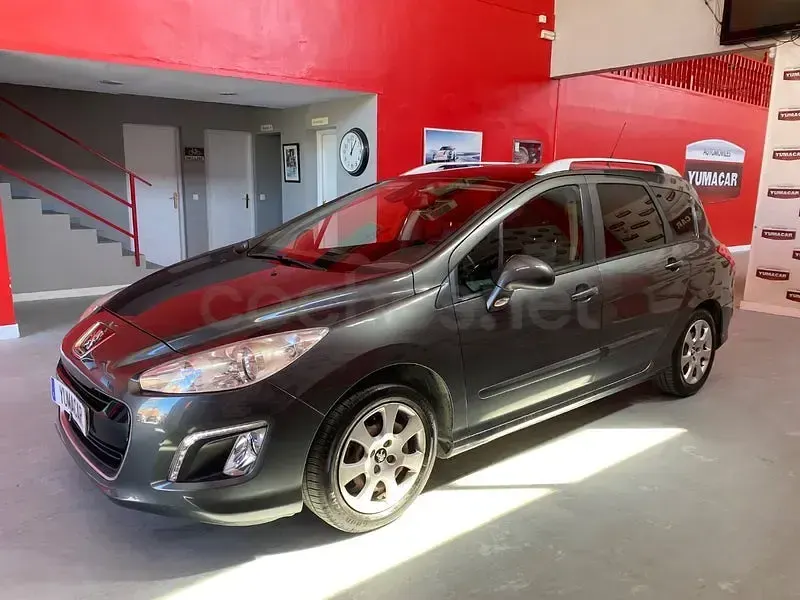 Usado Peugeot 308 SW Active 92 CV (67 kW) 2013 Gris / plata Familiar