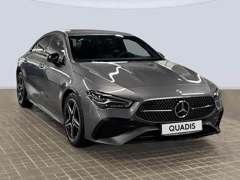 Usado Mercedes CLA200 163 CV (119 kW) 2025 Gris Berlina