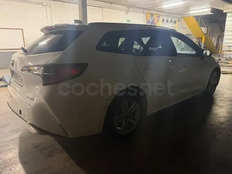 Usado Toyota Corolla Active 122 CV (89 kW) 2021 Blanco Familiar