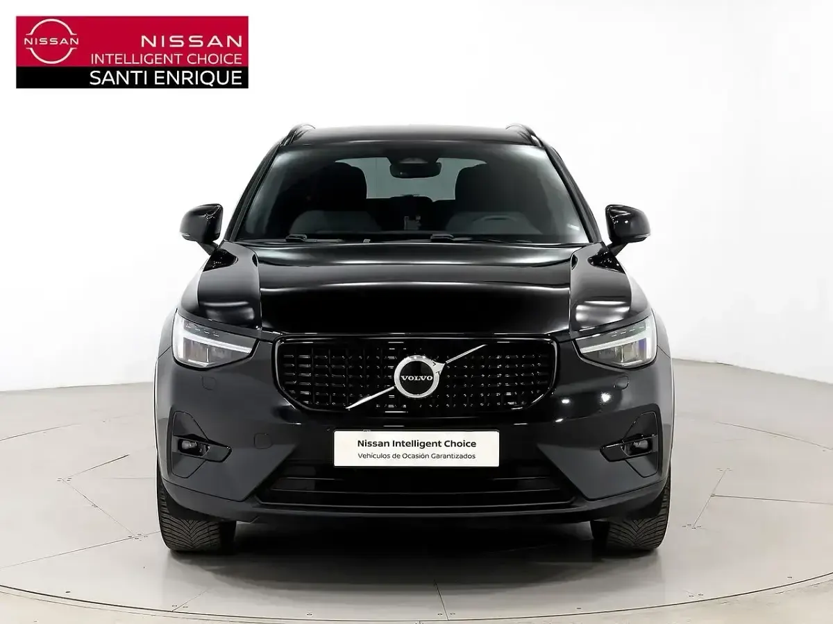 Usado Volvo XC40 Core 163 CV (119 kW) 2023 Negro SUV