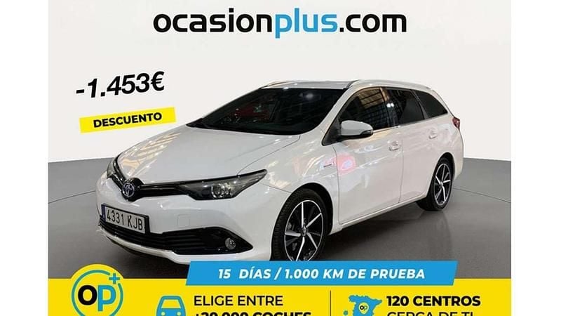 Usado Toyota Auris Touring Sports Edition 136 CV (100 kW) 2018 Blanco Familiar