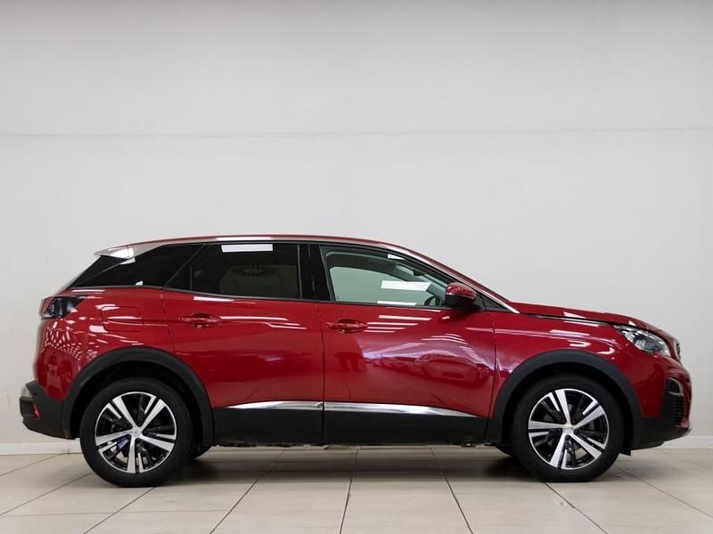 Usado Peugeot 3008 Allure 130 CV (95 kW) 2020 Rojo SUV