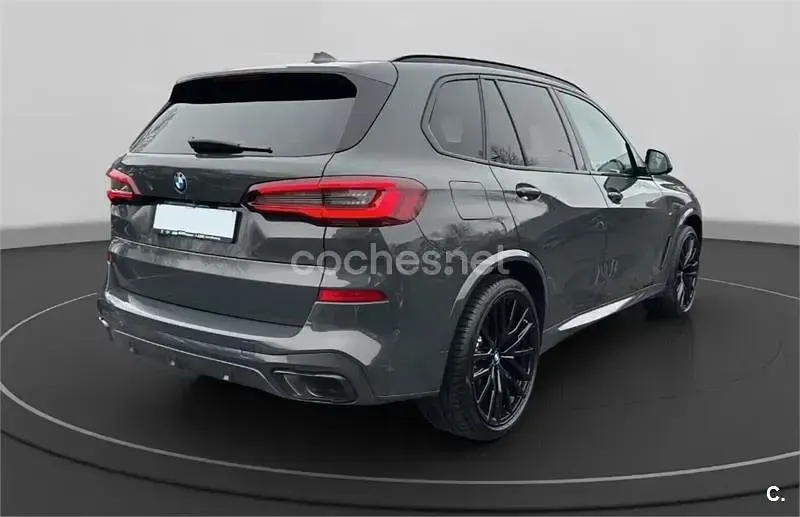 Usado BMW X5 Comfort Edition 530 CV (389 kW) 2023 Gris / plata SUV