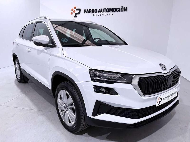 Usado Skoda Karoq Selection 116 CV (85 kW) 2025 Blanco SUV