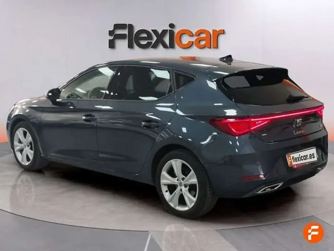 Usado Seat Leon FR 150 CV (110 kW) 2025 Gris Utilitario
