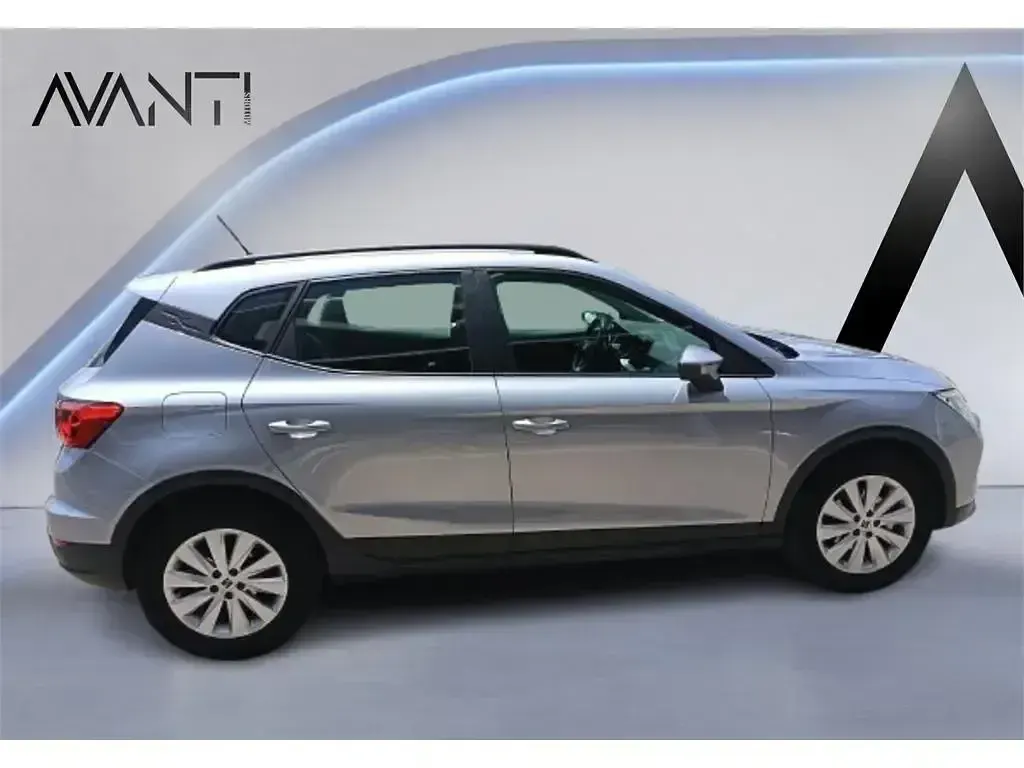 Usado Seat Arona Style 110 CV (80 kW) 2022 Gris SUV