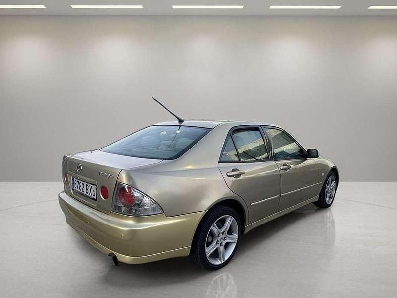 Usado Lexus IS200 President Line 155 CV (114 kW) 2004 Beige Berlina