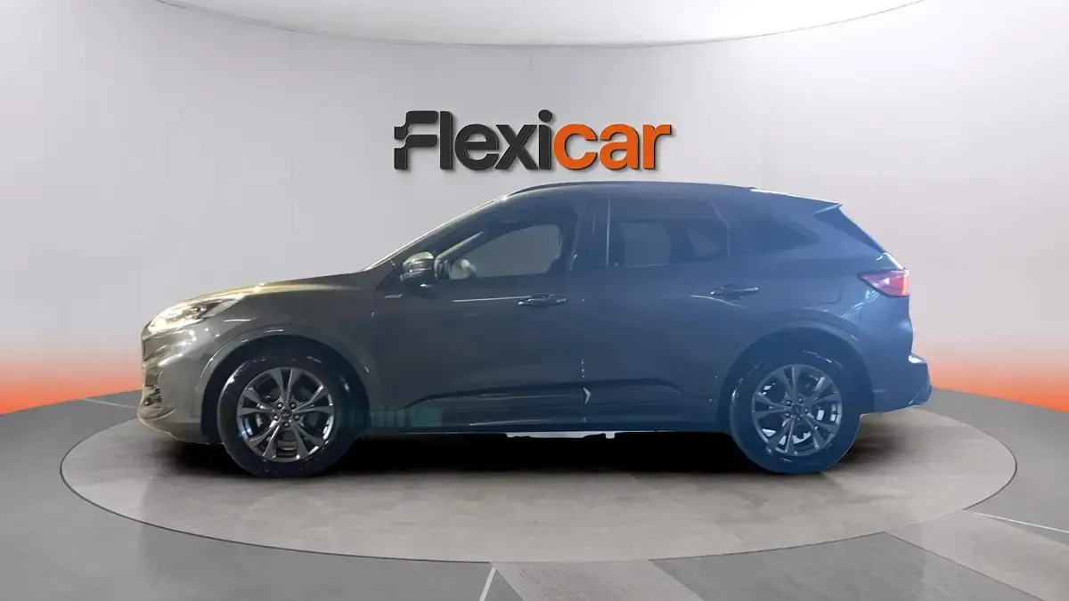 Usado Ford Kuga ST-Line 120 CV (88 kW) 2024 Gris SUV