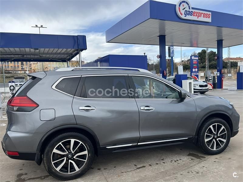 Usado Nissan X-Trail Tekna 177 CV (130 kW) 2018 Gris / plata SUV