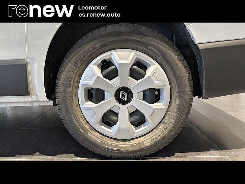 Usado Renault Trafic 110 CV (80 kW) 2024 Blanco Monovolumen