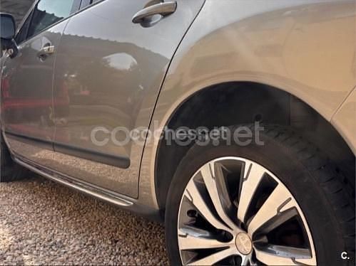 Usado Peugeot 3008 Crossway 120 CV (88 kW) 2016 Beige Berlina