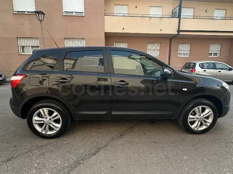 Usado Nissan Qashqai Acenta 110 CV (80 kW) 2010 Negro SUV