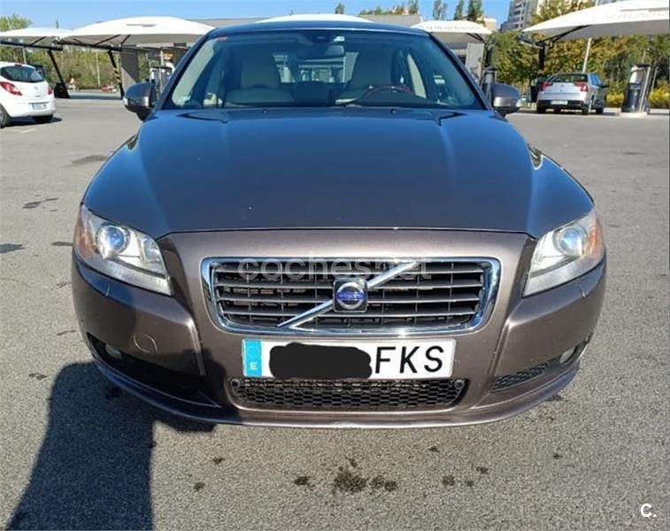 Usado Volvo S80 Summum 200 CV (147 kW) 2007 Beige Berlina