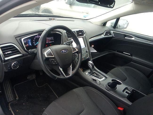 Usado Ford Mondeo Titanium 186 CV (136 kW) 2022 Gris Berlina