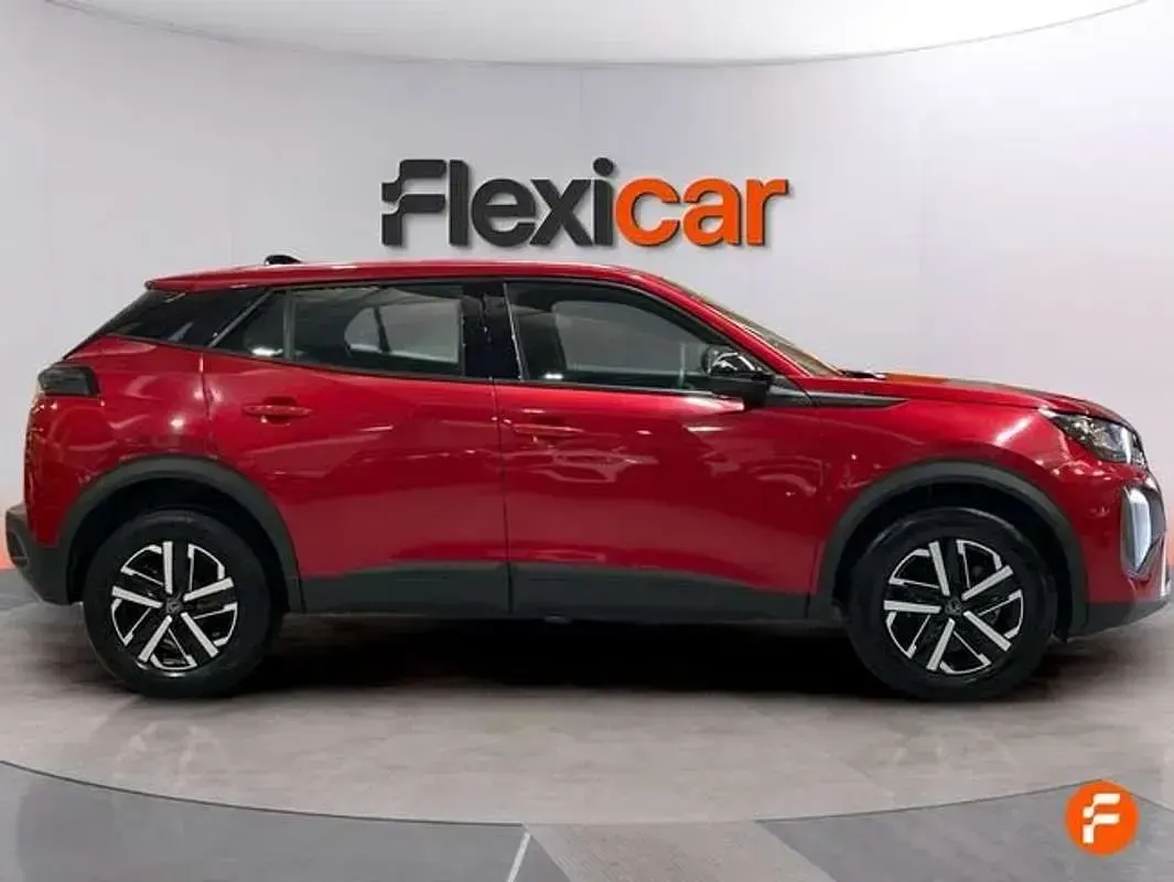 Usado Peugeot 2008 Active 102 CV (75 kW) 2023 Rojo SUV