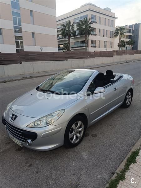 Usado Peugeot 307 CC 110 CV (80 kW) 2007 Gris / plata Descapotable