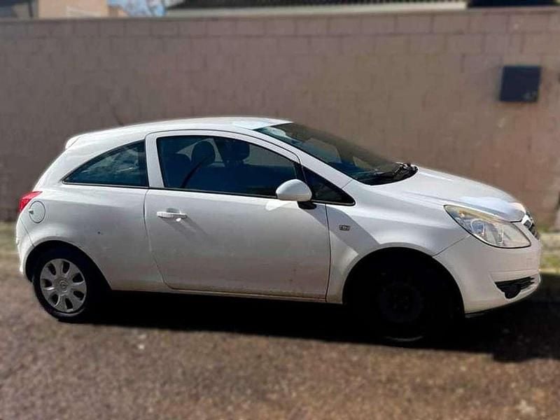 Usado Opel Corsa Essentia 75 CV (55 kW) 2008 Blanco Utilitario