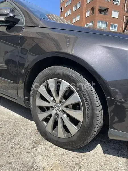 Usado VW Passat Edition 110 CV (80 kW) 2009 Gris / plata Familiar