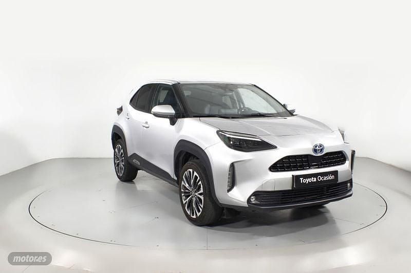 Gris Usado 2023 Toyota Yaris Cross Style SUV | 27.300 € (Precio justo) - Imagen 1/4