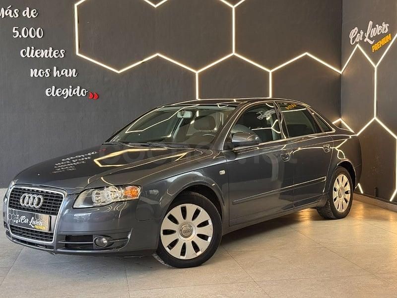 Usado Audi A4 140 CV (102 kW) 2006 Gris / plata Berlina