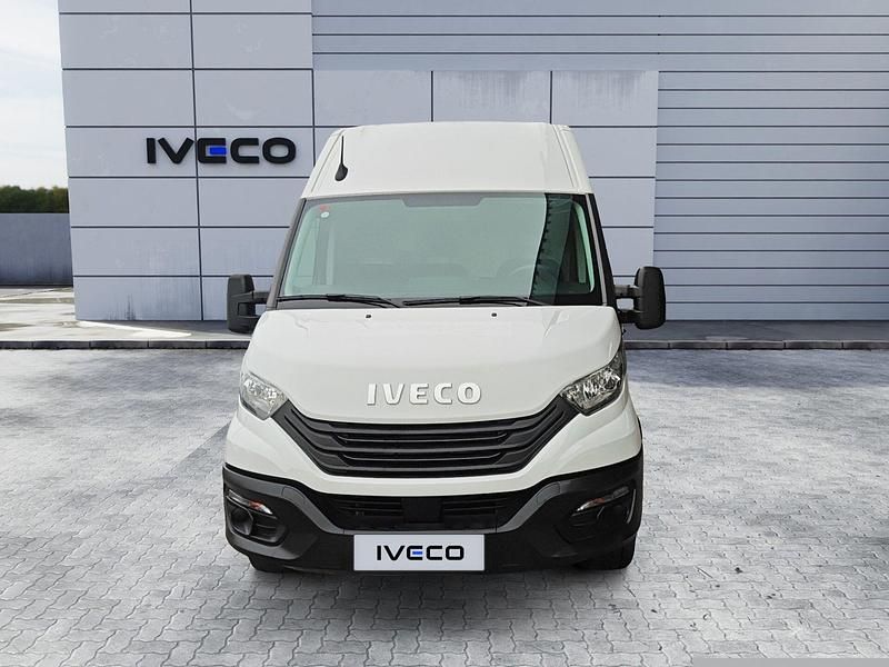 Usado Iveco Daily 156 CV (114 kW) 2023 Blanco Van