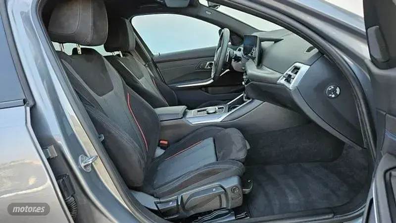 Usado BMW 330e M Sport 292 CV (214 kW) 2025 Gris Familiar