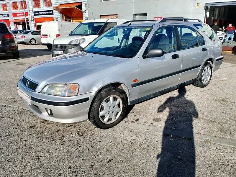 Usado Honda Civic LS 115 CV (84 kW) 1998 Gris / plata Familiar