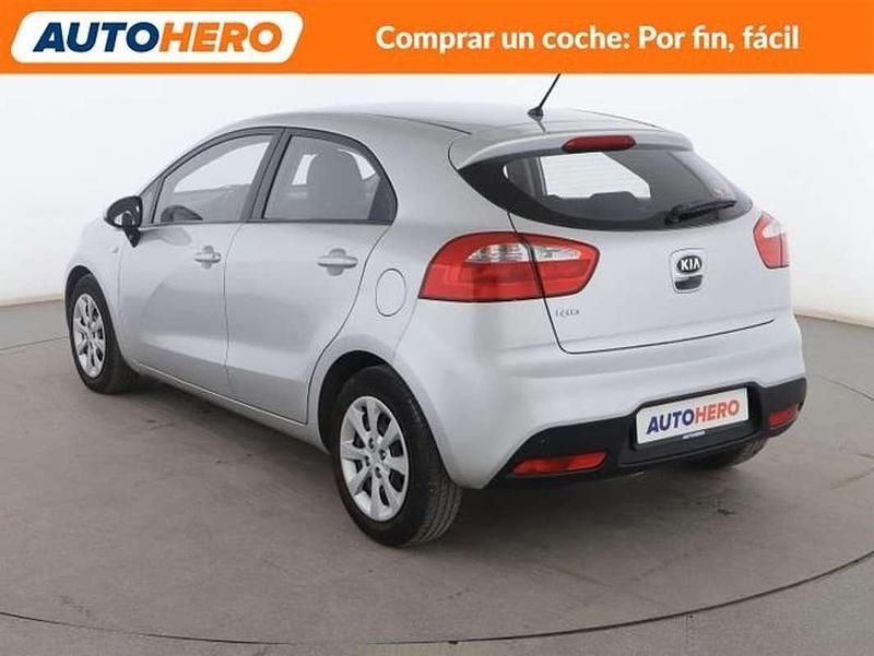 Usado Kia Rio 86 CV (63 kW) 2014 Gris Utilitario