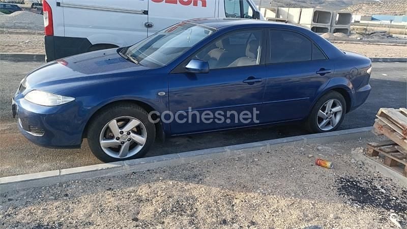 Usado Mazda 6 Active 136 CV (100 kW) 2003 Azul Berlina