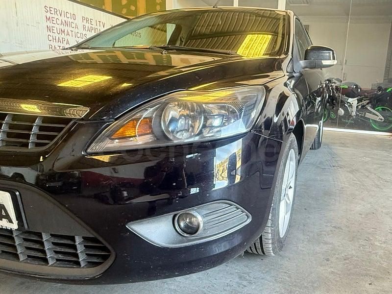 Usado Ford Focus Trend 90 CV (66 kW) 2010 Negro Berlina
