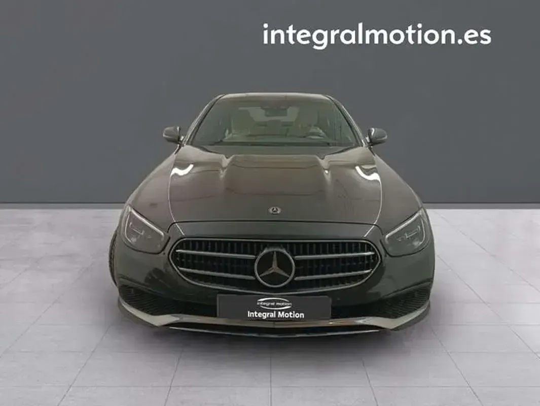 Usado Mercedes E300 320 CV (235 kW) 2021 Gris Berlina