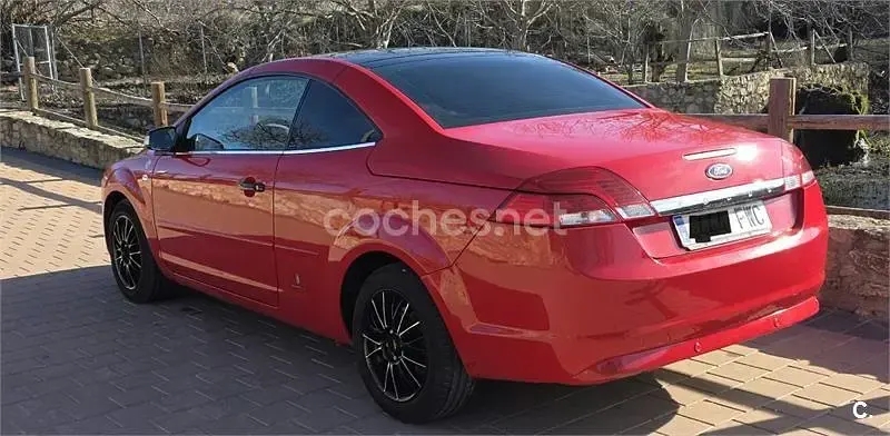 Usado Ford Focus Cabriolet Titanium 136 CV (100 kW) 2007 Rojo Descapotable
