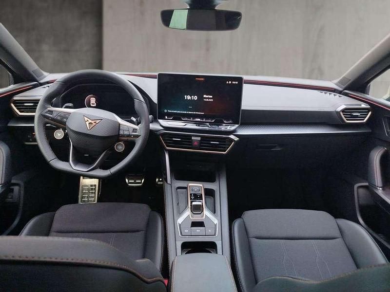 Käytetty Cupra Leon 150 HP (110 kW) 2024 Sininen Viistoperä